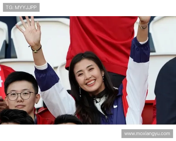 赵丽娜助威国奥看台同框徐云龙家